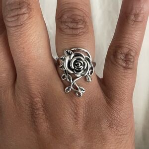 Rose Floral Ring - Silver tone ring. Costume jewelry